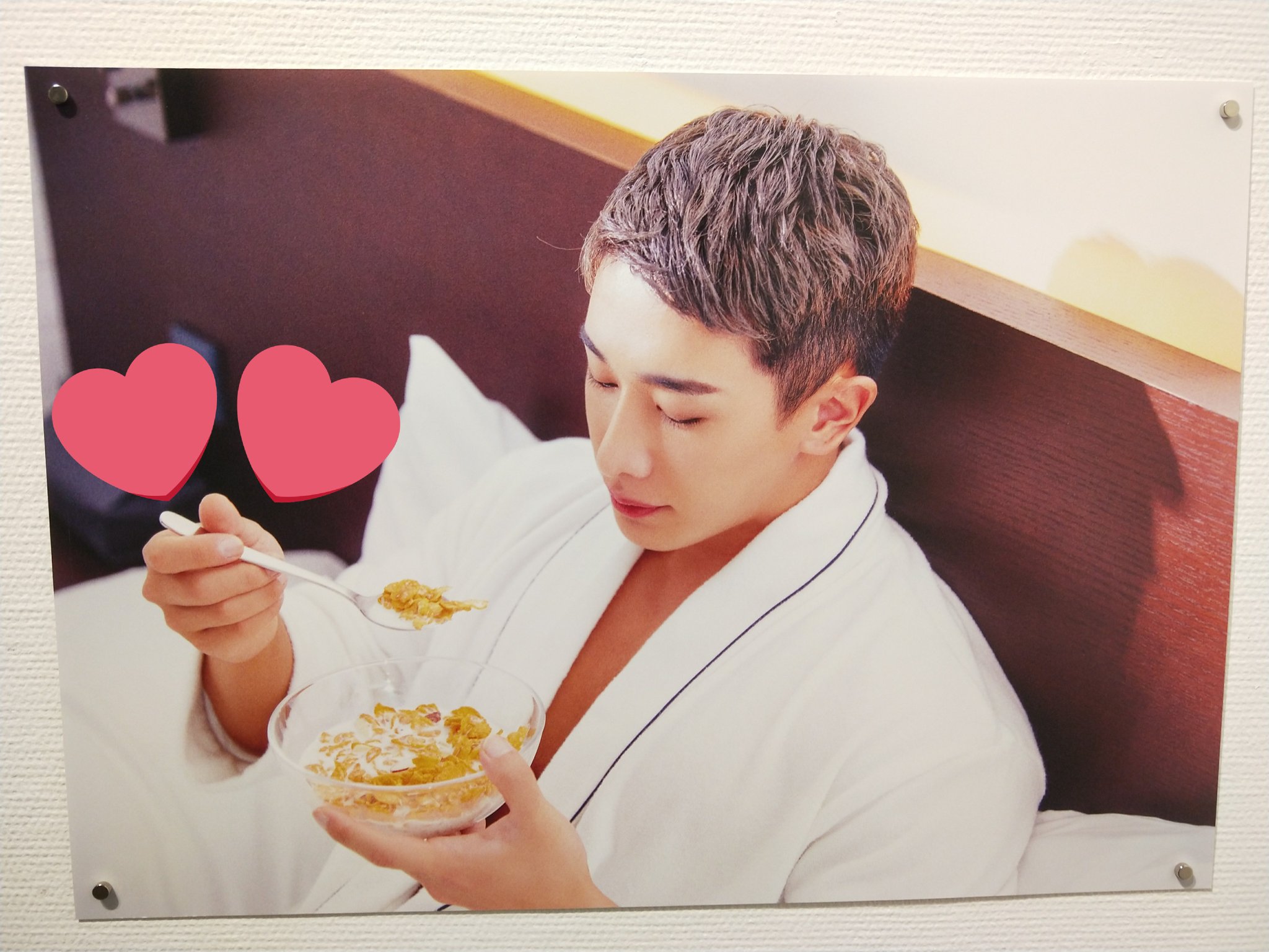 Посмотрите на горячую фотовыставку Вонхо