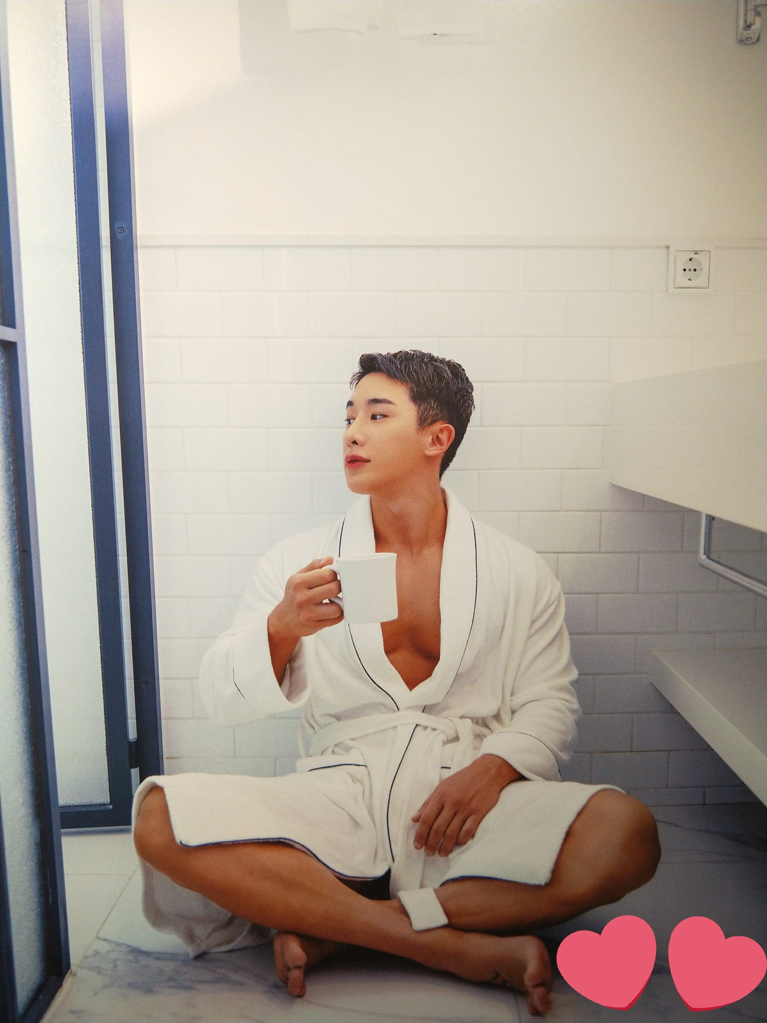 Посмотрите на горячую фотовыставку Вонхо