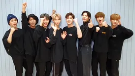 Как называется дебютная песня Stray Kids?