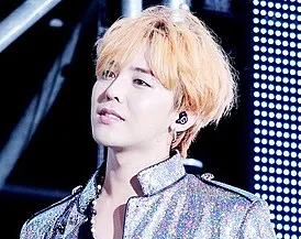 Во сколько лет G-Dragon начал свою карьеру?