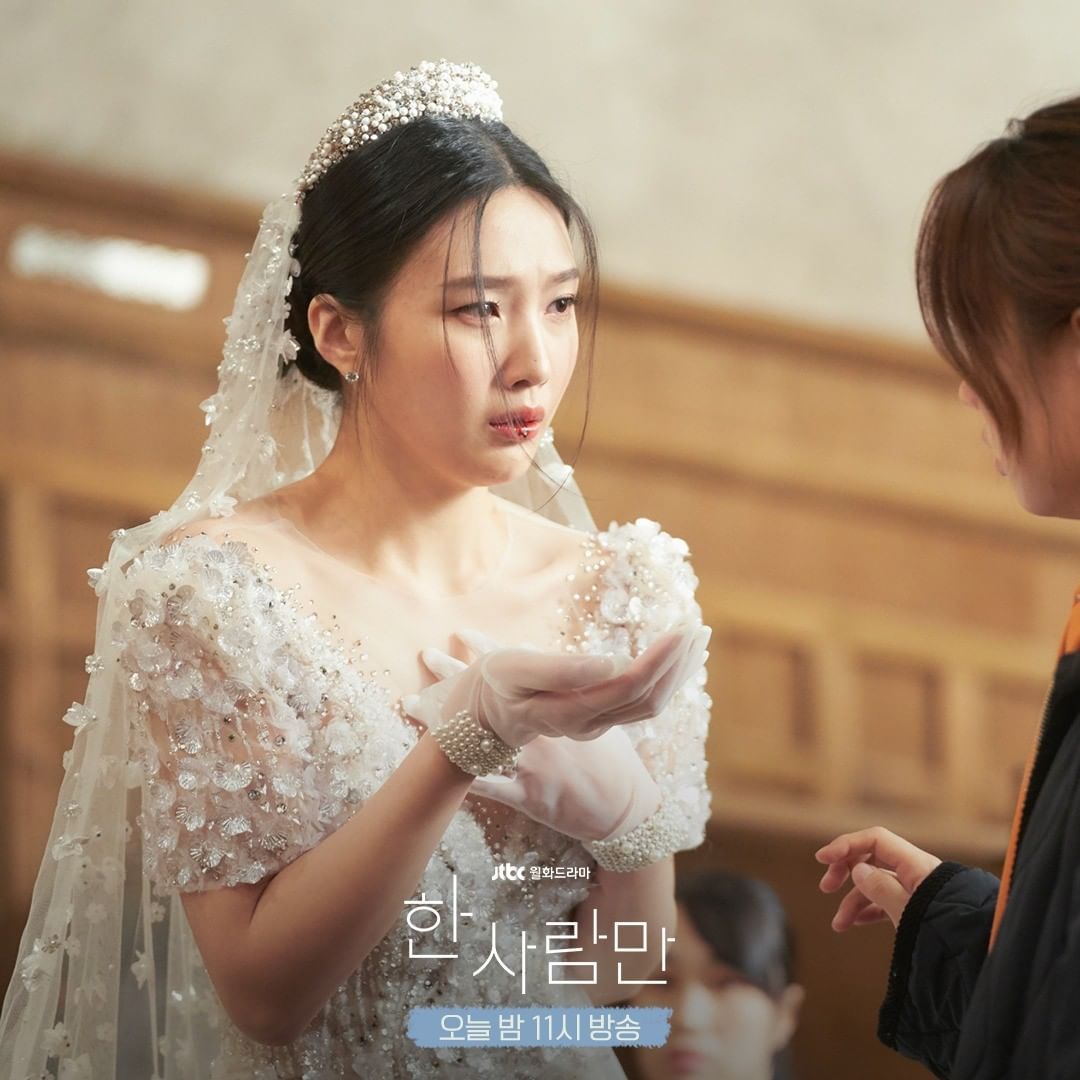Фотографии из дорамы "Единственный и неповторимый" со свадьбы Джой из Red Velvet и Хан Гю Вона