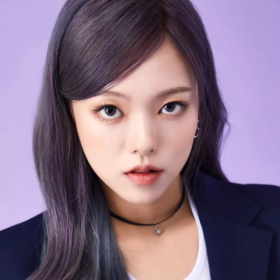 На каком языке НЕ говорит Юе из LAPILLUS?