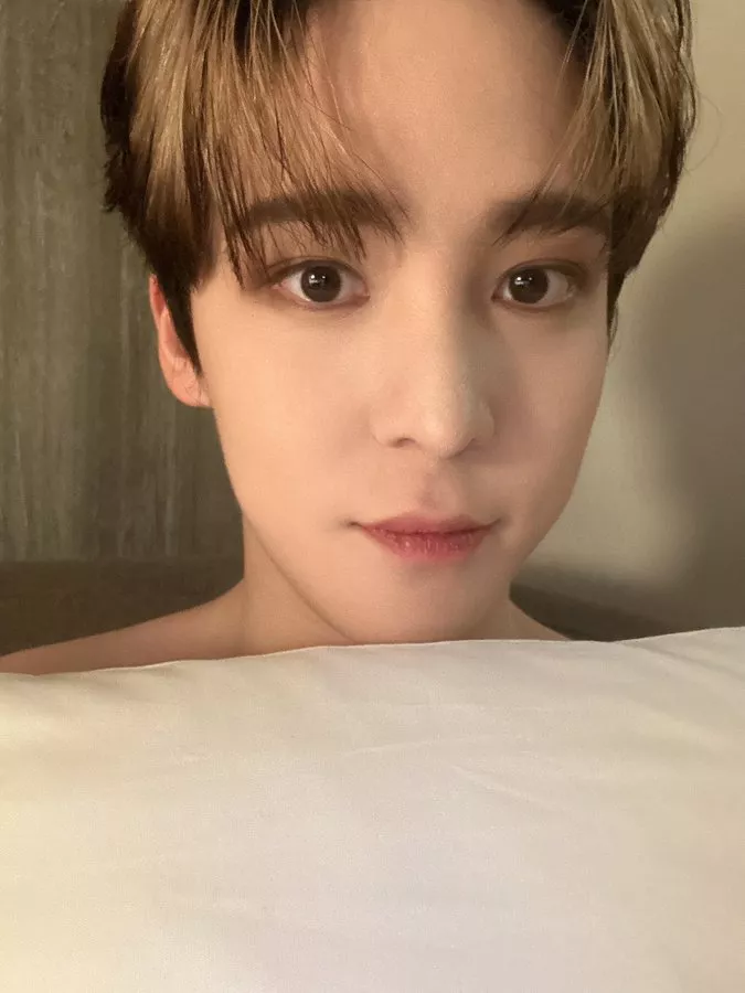 Сексуальный момент Минги во время концерта ATEEZ заставил Чонхо встать на колени 🔥