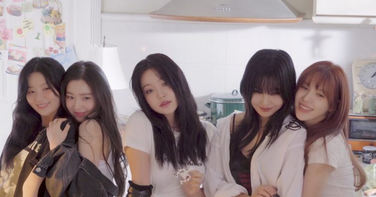 Red Velvet зажигают на перфоманс-видео "Birthday"