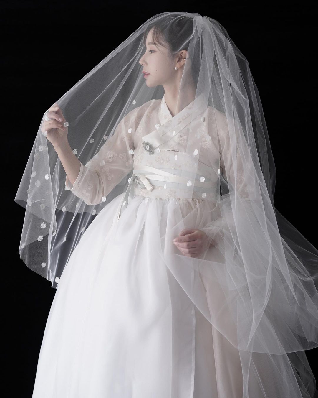 Yaongyi вышла замуж