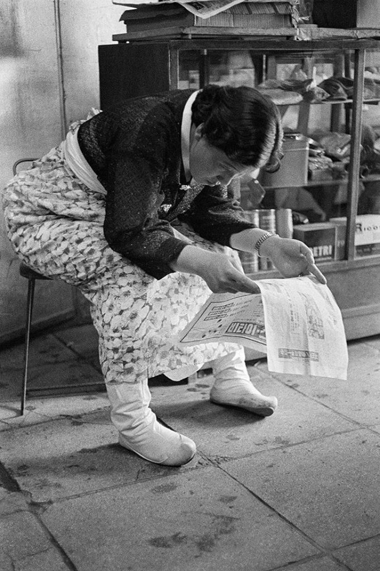 Хан Ён Су, фотограф, создавший черно-белые снимки женщин в послевоенной Корее