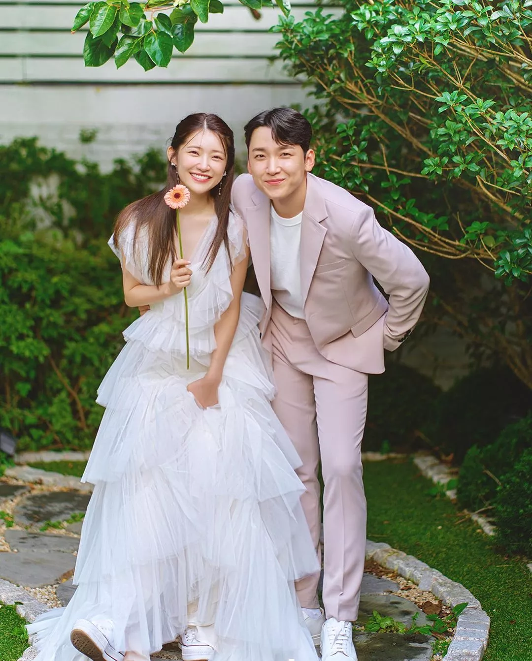 Юкика и Минхёк из MAP6 - красивая пара на новых свадебных фотографиях