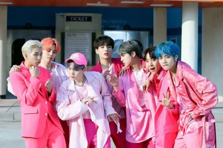 Песня BTS "Boy With Luv" стала первой в истории корейскоязычной песней, вступившей в клуб миллиардеров Spotify