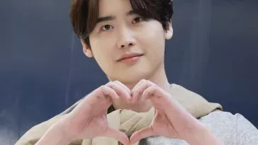 Ли Чон Сок впервые появился на публике после новостей о свидании с IU, и поклонники не могут насытиться его вайбом бойфренда