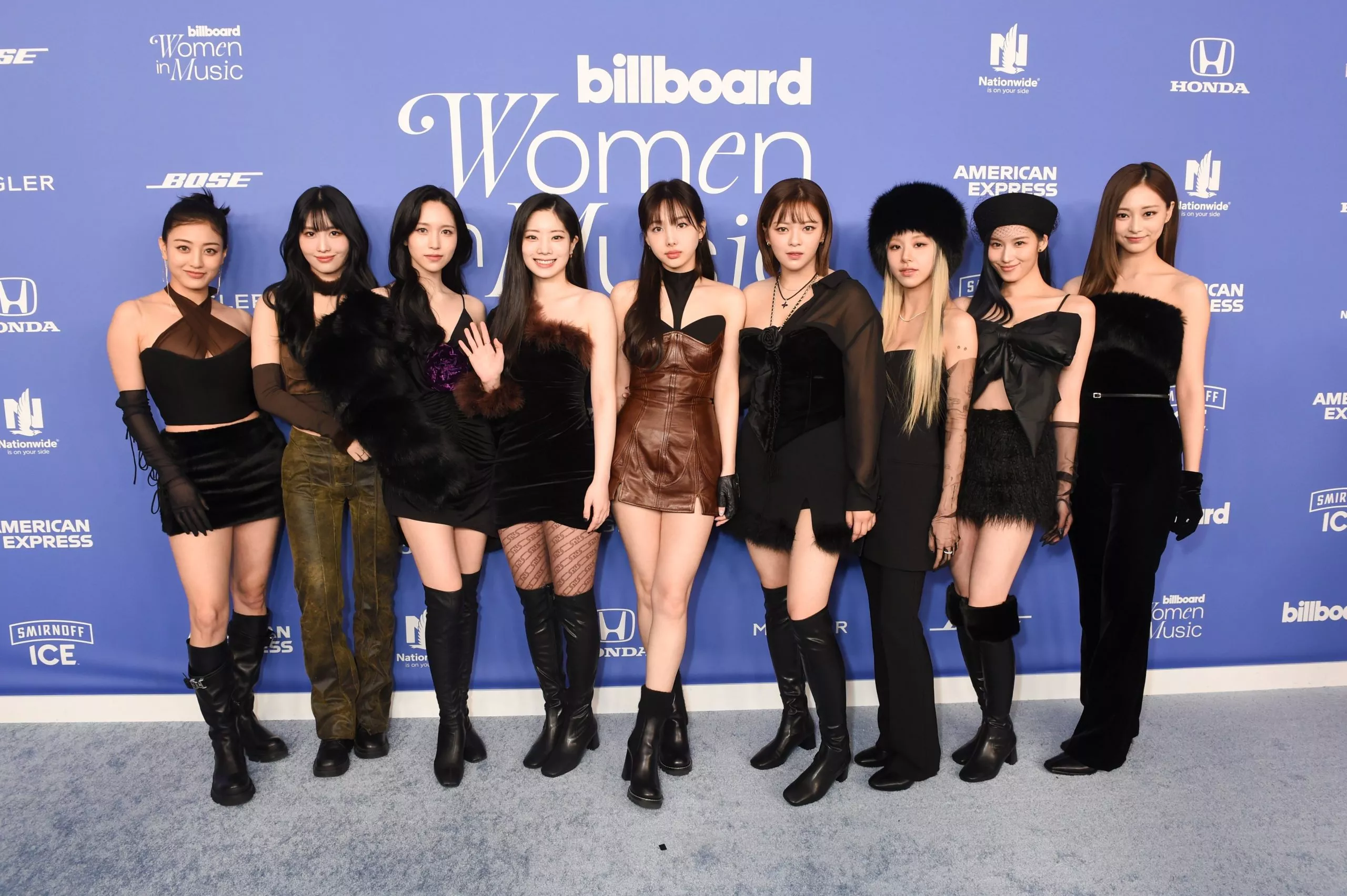 Нетизены неоднозначно отреагировали на внешний вид TWICE на красной дорожке "2023 Billboard Women In Music Awards"