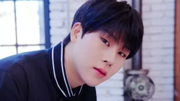 Чжухон из MONSTA X выпустил официальный тизер логотипа для первого сольного альбома