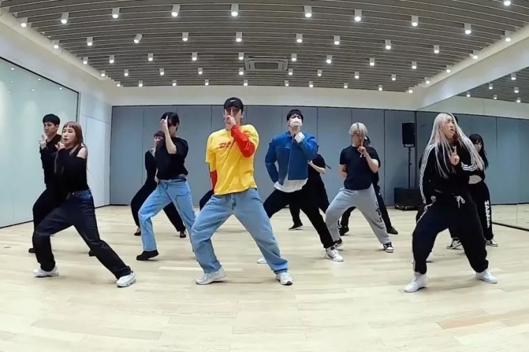 SHINee удивляет видео с отточенными танцами для хита 2021 года "Don't Call Me"