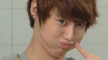 Фанаты К-поп назвали 15 "самых несерьезных и несдержанных" айдолов