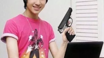 4 К-поп айдола, которых фанаты выгнали из собственных чатов, потому что им никто не поверил