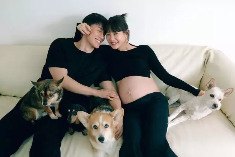 Юн Сын А и Ким Му Ёль радуются своему первому ребенку