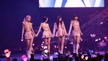 Травмы и болезни: BLINK выражают беспокойство за здоровье участниц BLACKPINK на фоне продолжающегося мирового турне