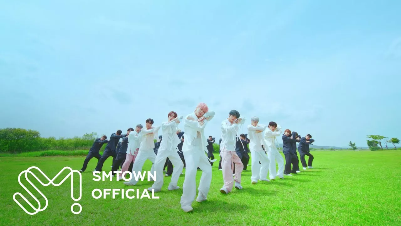 NCT Dream танцуют под голубым небом в перформанс видео "Broken Melodies"