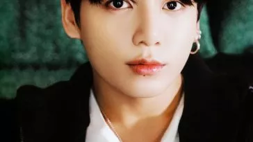 Чонгук из BTS набрал 1,2 миллиарда всего за четыре песни... новый рекорд Spotify Чонгук из BTS набрал 1,2 миллиарда всего за четыре песни... новый рекорд Spotify