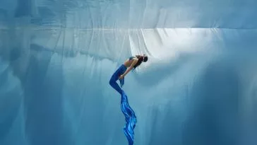 Погружение в фантазии: корейские любители фридайвинга увлекаются искусством русалок Погружение в фантазии: корейские любители фридайвинга увлекаются искусством русалок