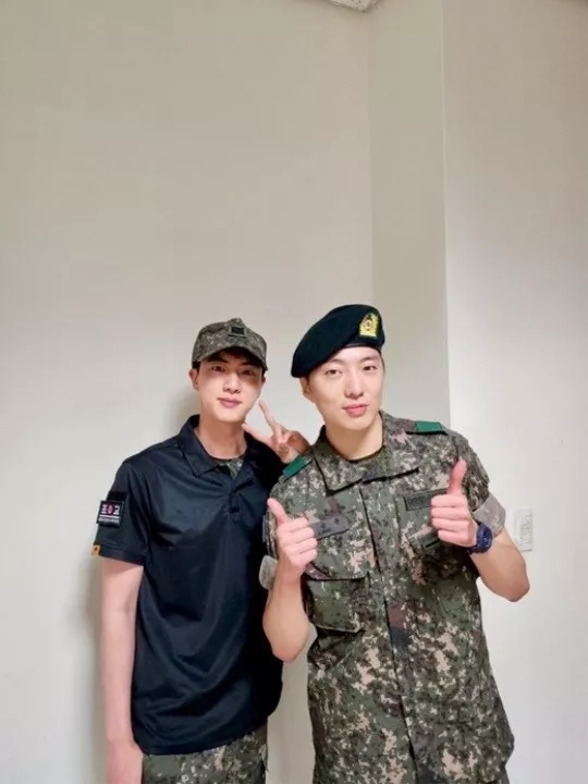 Джин из BTS и Кан Сын Юн из WINNER встретились в армии