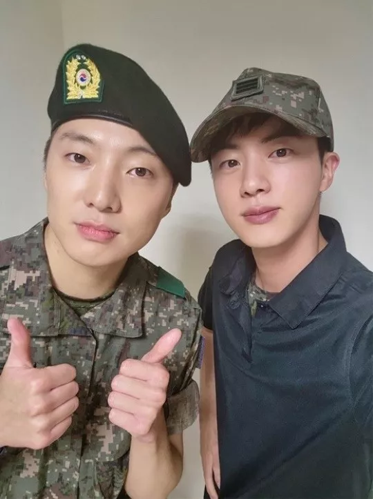 Джин из BTS и Кан Сын Юн из WINNER встретились в армии