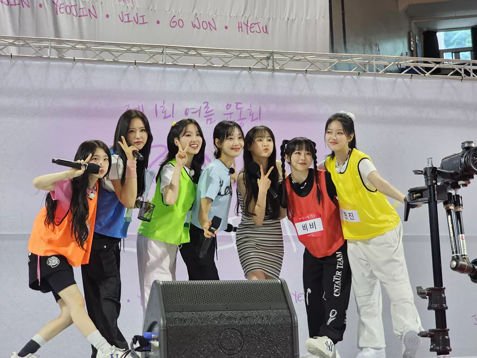 Бывшие участницы LOONA Хёнджин, Ёджин, Виви, Го Вон и Хеджу (Оливия Хе) раскрыли название своей новой группы