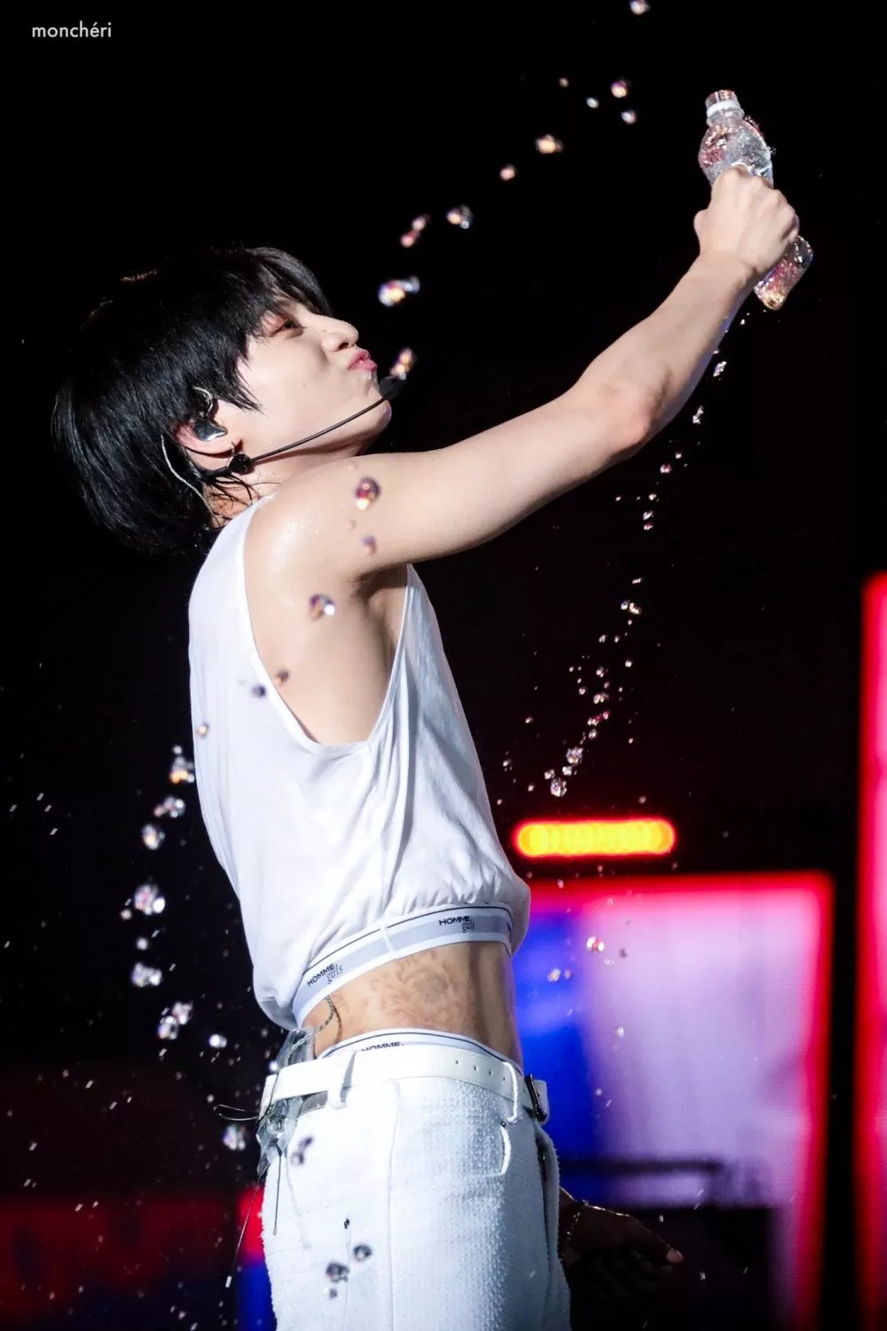 #TAEMIN is Art: коллекция HD-фотографий Тэмина с фестиваля Waterbomb в Токио