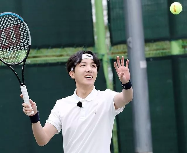 Знаете ли вы забавную причину, по которой Джей-Хоуп из BTS начал заниматься теннисом?