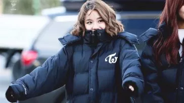 38 девушек-айдолов, чей рост ниже 160 см 38 девушек-айдолов, чей рост ниже 160 см