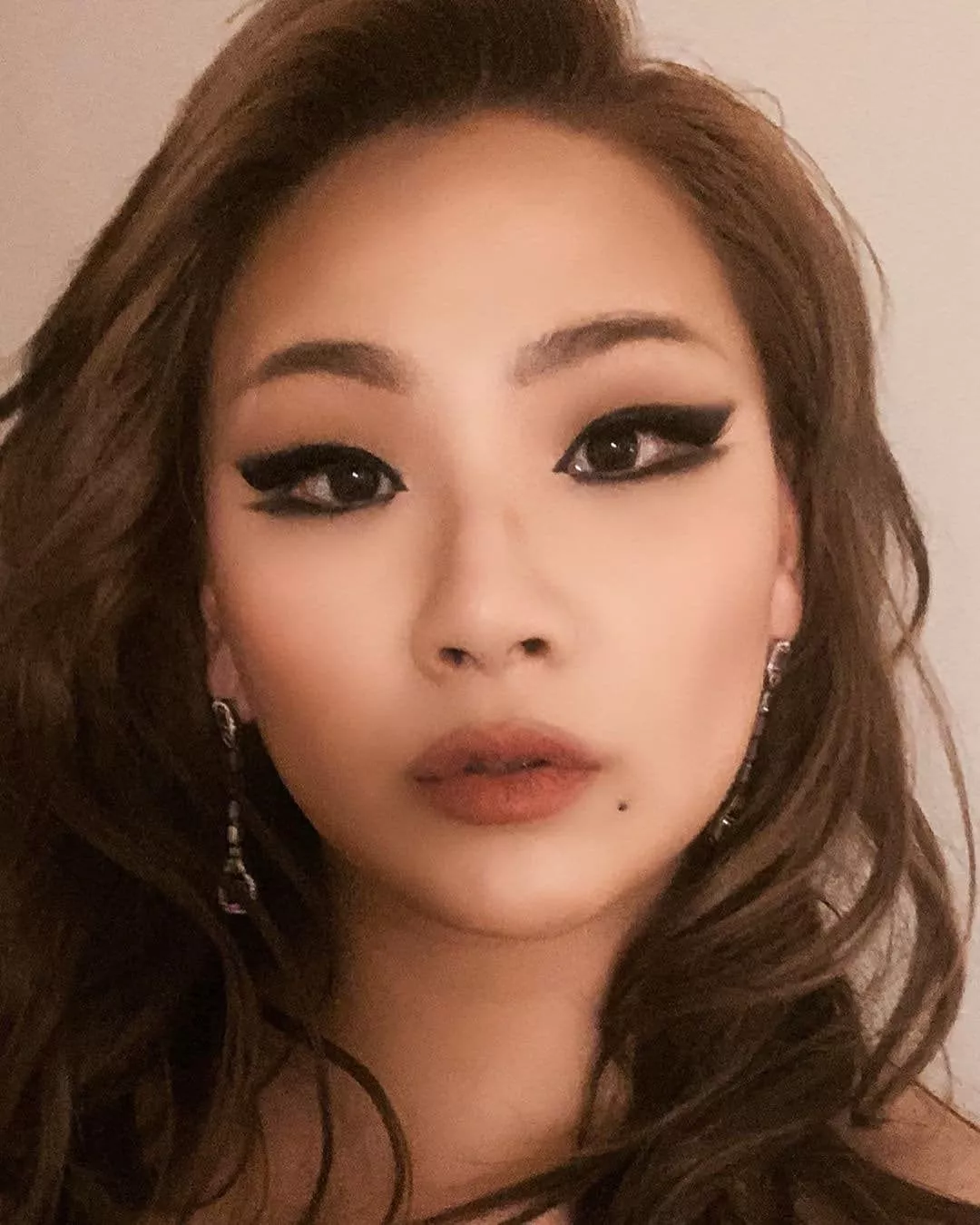 9 прекрасным корейских актрис и девушек-айдолов с моновеками