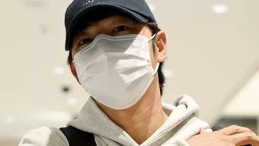 Сон Чжун Ки возвращается в Корею после того, как стал отцом Сон Чжун Ки возвращается в Корею после того, как стал отцом