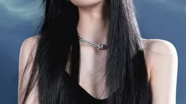 Парижское свидание Лисы возобновило слухи о продлении контракта Blackpink 