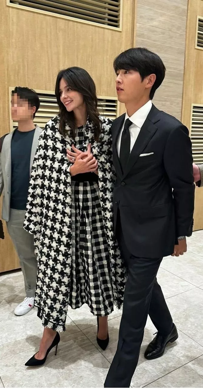 Сон Чжун Ки посетил свадьбу своей младшей сестры вместе с Кэти