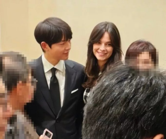 Сон Чжун Ки посетил свадьбу своей младшей сестры вместе с Кэти