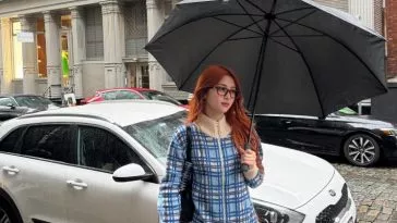 Идеи для повседневных образов с принтом в клетку от корейских звезд