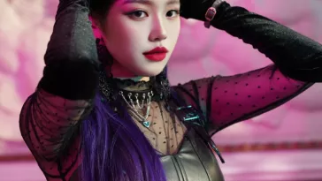 Ара — третья участница новой женской группы iii. Познакомьтесь с ней ближе!