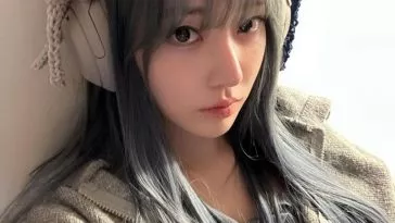 Хобби на зиму: вязание. Как корейские звезды носят вязаные вещи в этом сезоне?