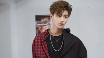 Бывший участник Romeo Хёнкён присоединился к KNK в качестве нового участника Бывший участник Romeo Хёнкён присоединился к KNK в качестве нового участника