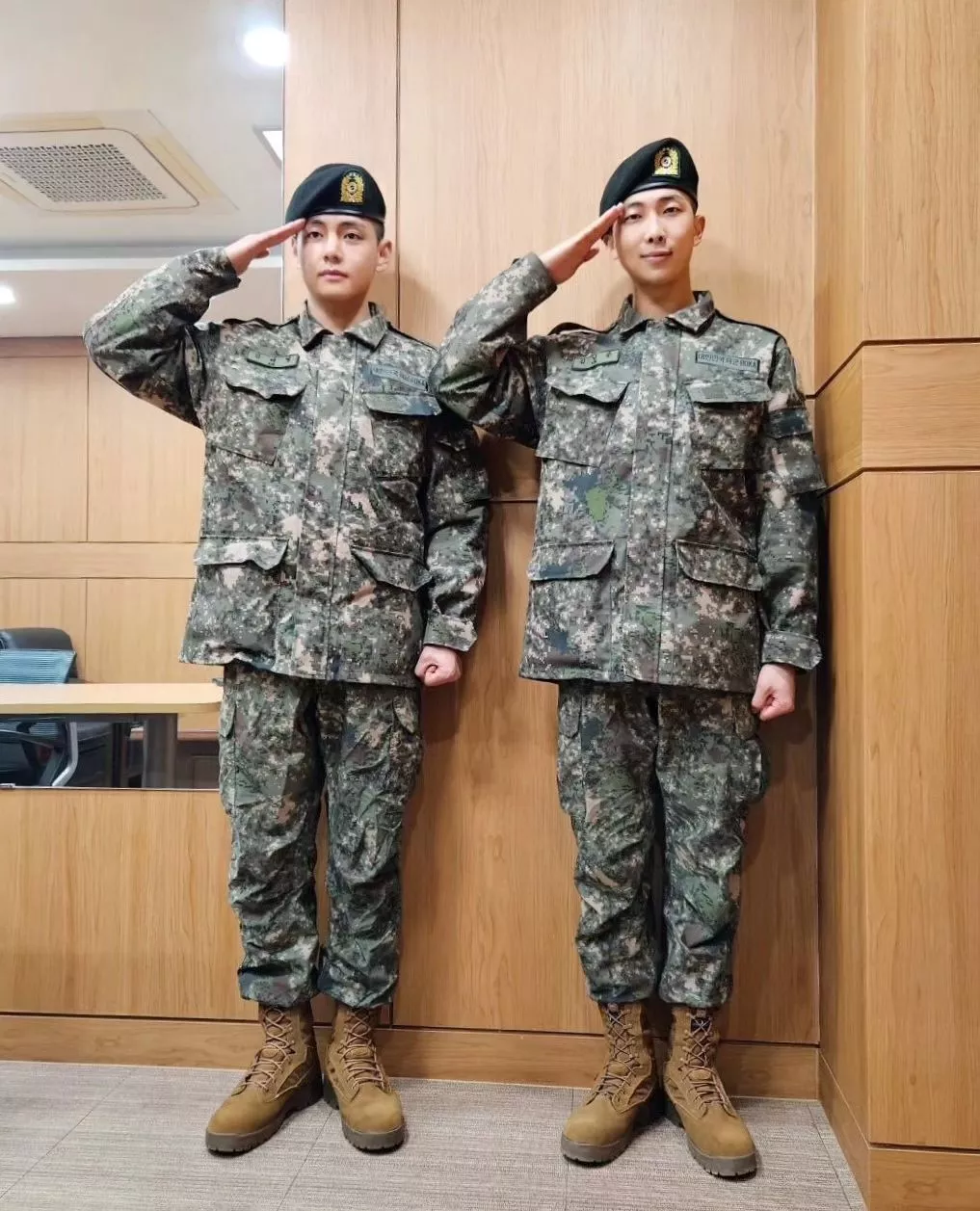 RM и Ви из BTS выглядят потрясающе на последнем обновлении из армии