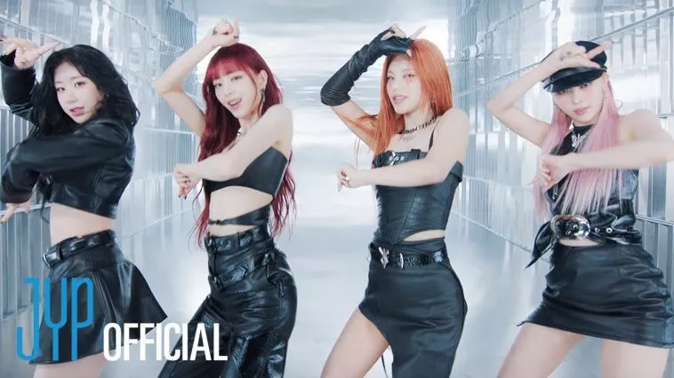 Как вам новая песня Itzy "Untouchable"?🫧