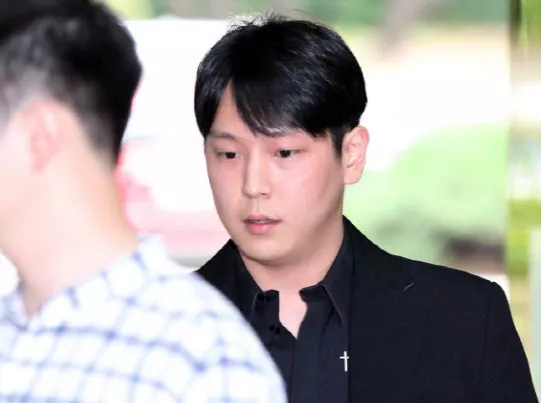 Обвинение требует для Ким Химчана из B.A.P семи лет тюрьмы за "сексуальное нападение и непристойные действия"