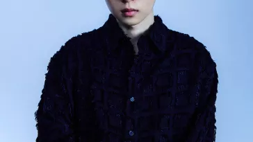 Сенсационный музыкант BOYCOLD начинает все заново в AT AREA