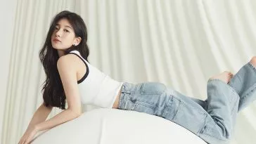 [Фото] Бренд GUESS представил свою кампанию S/S 2024 с участием Сюзи