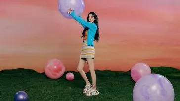 Карина из aespa демонстрирует летний вайб в кампании Converse