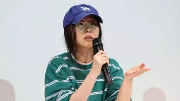 Полиция обещает ускорить расследование жалобы на Мин Хи Чжин из ADOR