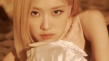 Розэ из BLACKPINK объявляет о выпуске сольного альбома