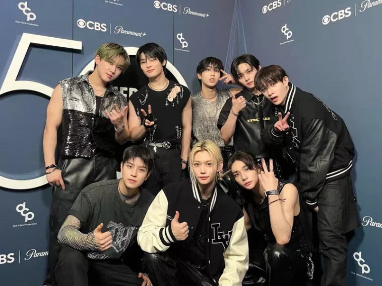 Stray Kids выступили на юбилейной 50-й церемонии American Music Awards